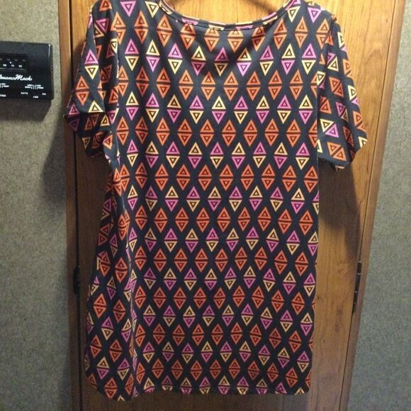 NWOT. LuLaRoe Women’s Size Large S/S Long Tee - Picture 3 of 6